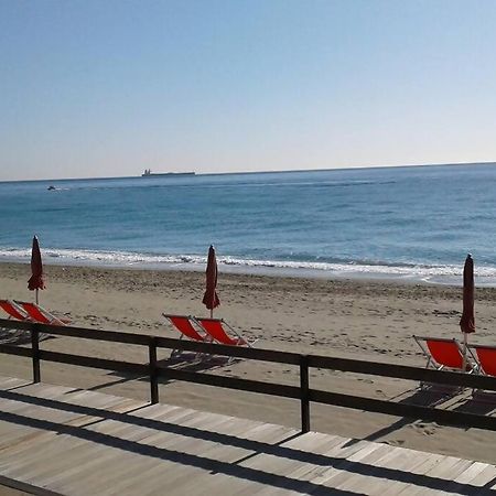 Larte Al Mare Vicino Spiaggia Con Ac E Wifi Apartment Savona Ngoại thất bức ảnh