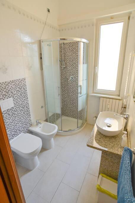 Larte Al Mare Vicino Spiaggia Con Ac E Wifi Apartment Savona Ngoại thất bức ảnh