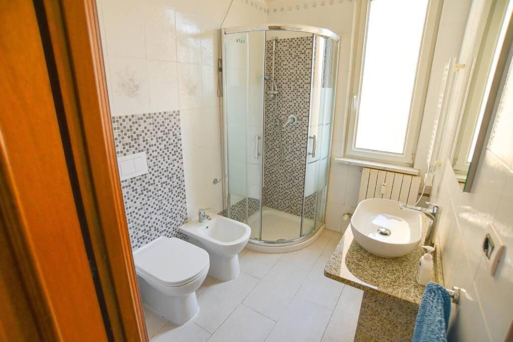 Larte Al Mare Vicino Spiaggia Con Ac E Wifi Apartment Savona Ngoại thất bức ảnh
