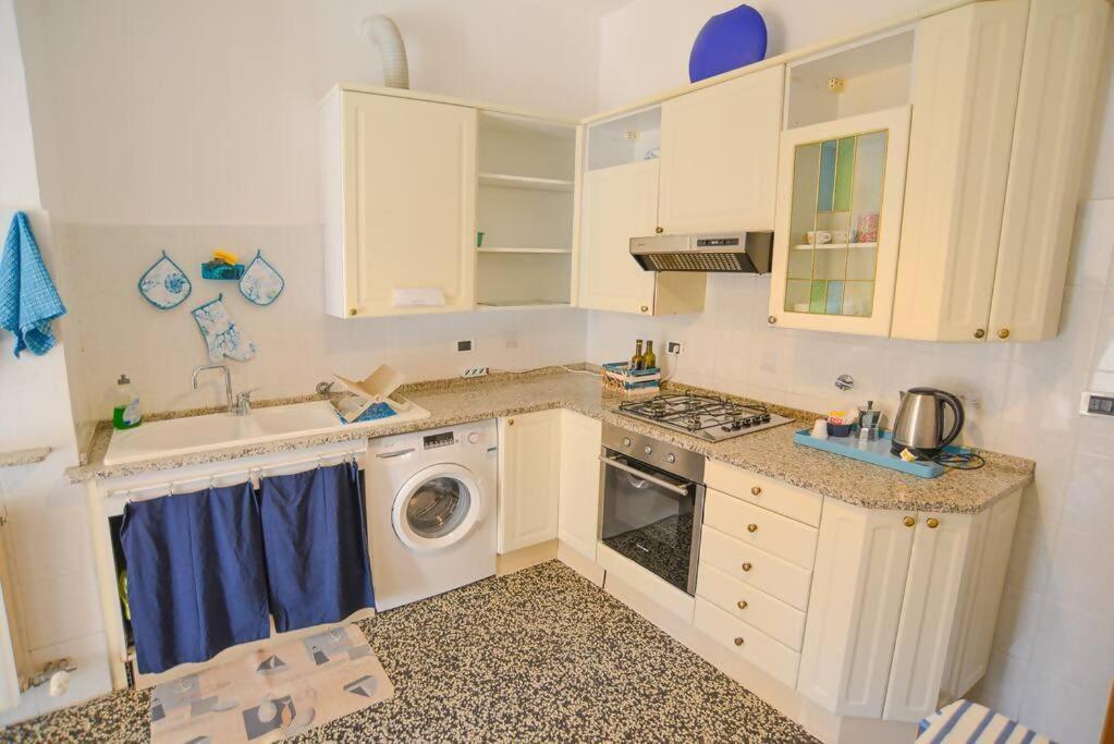 Larte Al Mare Vicino Spiaggia Con Ac E Wifi Apartment Savona Ngoại thất bức ảnh